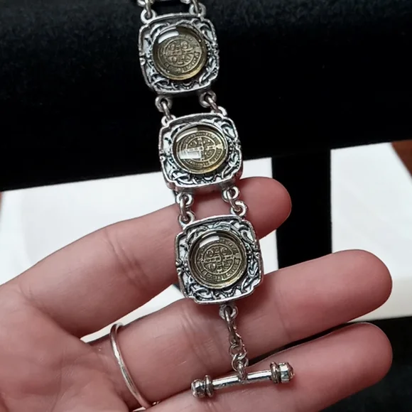 ✴ Virgins Saints & Angels Silver-tone San Benito Toggle Bracelet NEW! - Picture 1 of 16